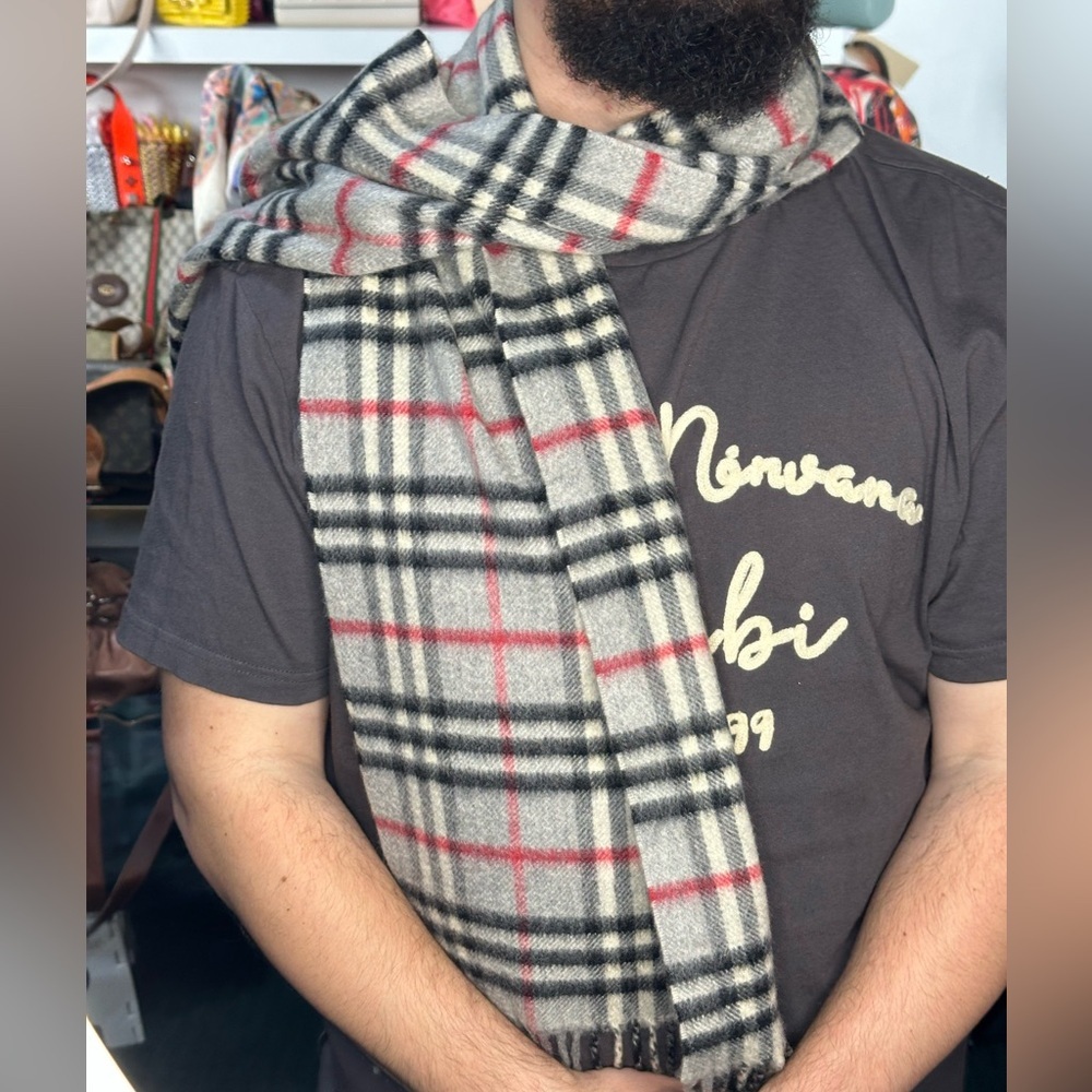 BURBERRY GRAY CASHMERE SCARF